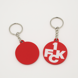 Nahaufnahme des 3D-gedruckten 1. FC Kaiserslautern Schlüsselanhängers mit Metallkette