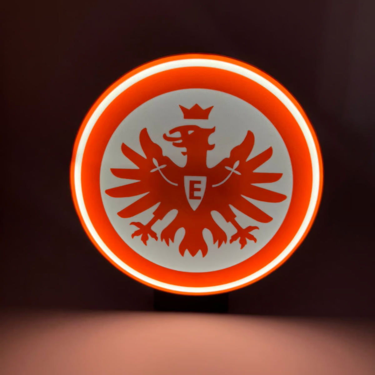 „Sanft leuchtendes Nachtlicht im Stil der Eintracht Frankfurt.“