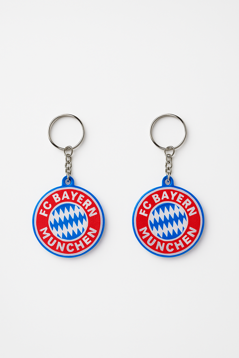 FC Bayern München Schlüsselanhänger aus PLA 3D-Druck in Rot, Weiß und Blau auf hellem Hintergrund