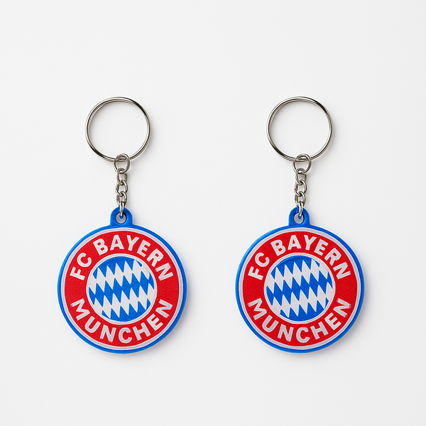 FC Bayern München Schlüsselanhänger aus PLA 3D-Druck in Rot, Weiß und Blau auf hellem Hintergrund